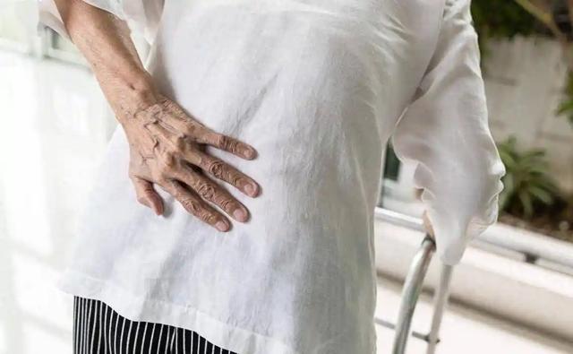 巨大椎间盘突出，不开刀却能自我吸收？医生：是真的！但有前提