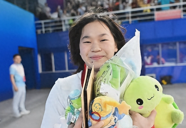 刚复出就夺冠！被两位教练保驾护航的全红婵，难怪陈芋汐那般评价