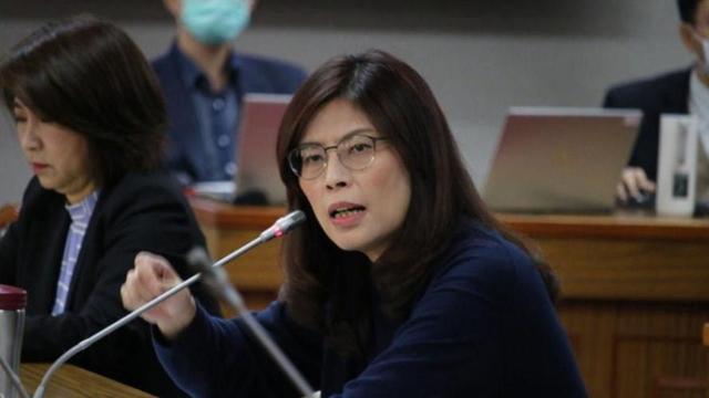 国民党改选，郑丽文暂排第一，不料郑丽文却说：我目标是不统不独