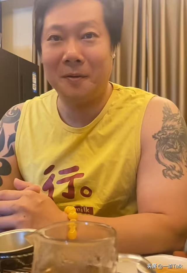 北京肖哥去世，才45岁！家里放14吨原石给娇妻玩，手握十几套房本