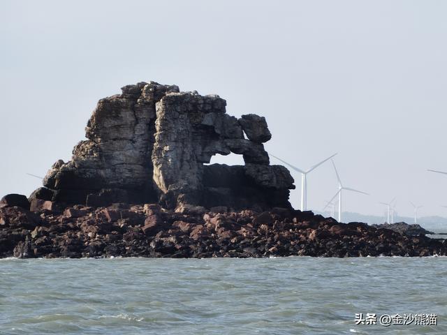 打卡屿头岛厝梁礁"一线天" 登上平潭岛 双龙连续第三年千里走双骑3