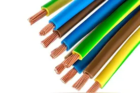 空调电线是4平方，工人让全换掉，装修师傅详细讲解，太涨知识了图片