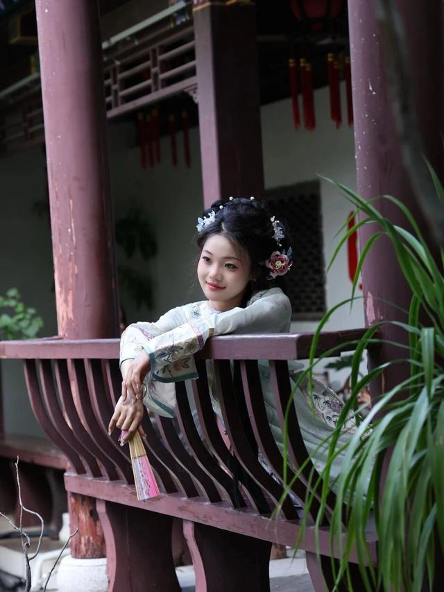 十月风清，人潮褪去，正是邂逅周村最好的时节