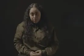 19岁以色列女孩现身哈马斯视频，被关押450天，在地下当“家奴”图片