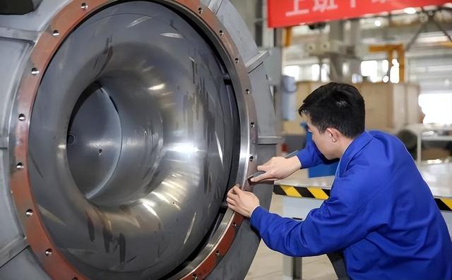 停一天或损失2亿元？美国封锁技术看热闹,我国咬牙攻克压缩机！