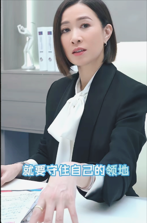 钱再多有什么用?49岁佘诗曼的现状，给不结婚不生娃的人提了个醒