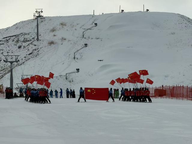 新疆昌吉州“冬游天山别样暖”冰雪嘉年华启幕