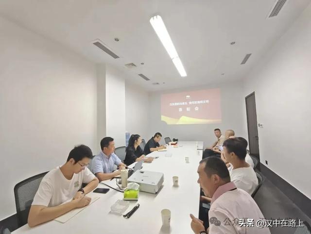 点赞！汉中这几位出租车司机获兴汉胜境景区表彰！