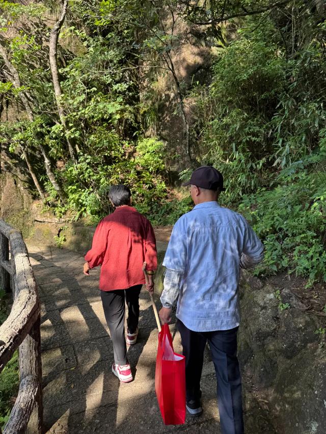 徒步三山五岳：安徽黄山！