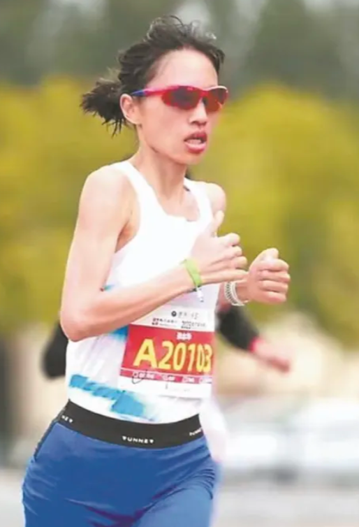 调休争议4个月后，张水华再因一举动让大众刮目相看，官媒也承认