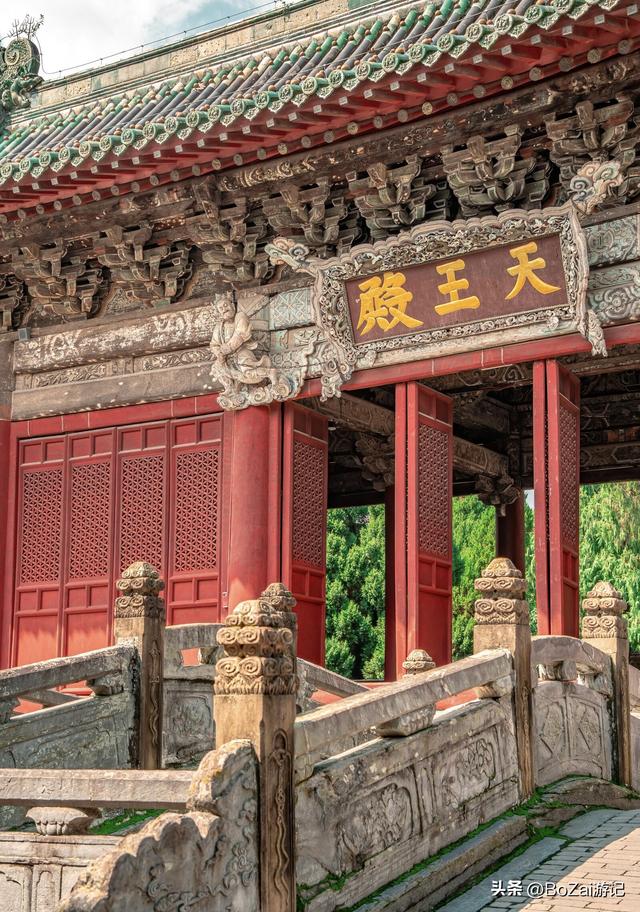 四川深山惊现明代小故宫，龙纹瓦当+楠木巨寺，逾制之谜藏六百年
