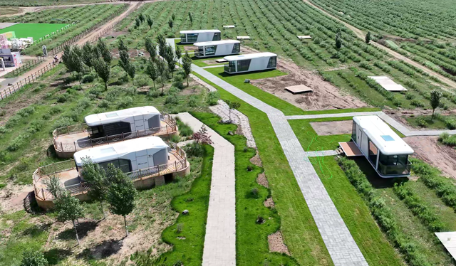 明长城 游乐场 露营……旅游公路已经到这种程度了吗