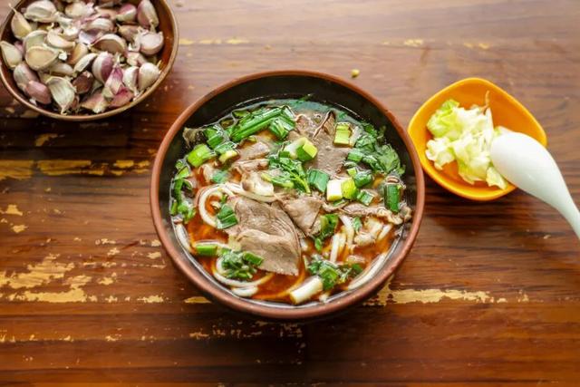 这个“名牌加身”的西南山城，正适合淡季来玩！