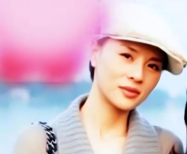 凭姿色4年借了17亿，靠“借钱“过奢靡生活的她，最终下场太惨​