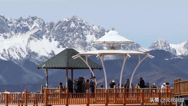 天祝：乌鞘岭上好风光 古道新颜客流连