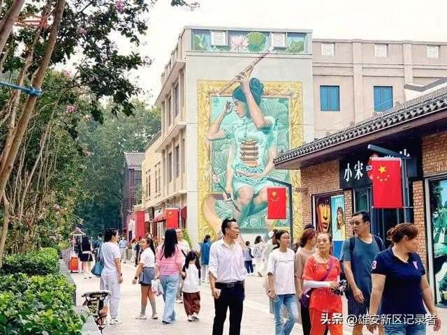 国庆假期，武汉消费市场热力十足，八方游客直呼“根本逛不够！”