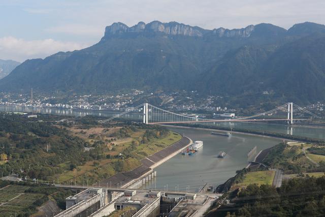 参观三峡大坝