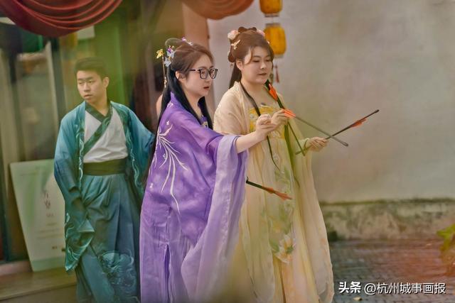 惊了！年末尾牙杭州老板们今年争相“包岛”开年会