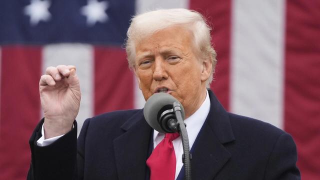 美国要对华加税500%，被俄罗斯嘲讽：加7000%也没用，吓不倒中国