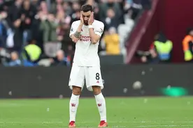 英超-曼联0-2不敌西汉姆联 各项赛事四场不胜+零进球图片