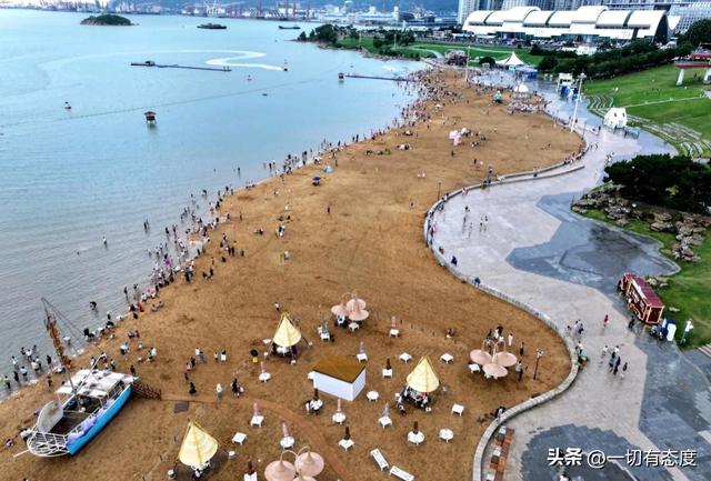 摩托艇破浪时突然懂了：为什么连云港的海，能让忙成陀螺的人放松