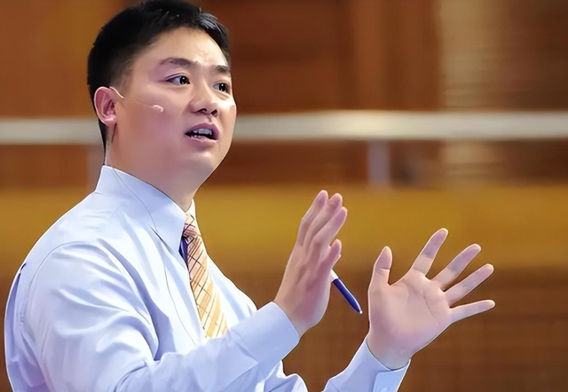 刘强东上千亿身家背后，儿子却是他一生的痛，感谢章泽天视如己出