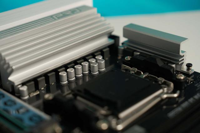 8400F+索泰5060TI XGAMEING装机，2K分辨率使用体验