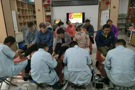 和平区南市场街道市府社区品质养老暖民心 隋氏传统修脚非遗技艺进社区活动图片