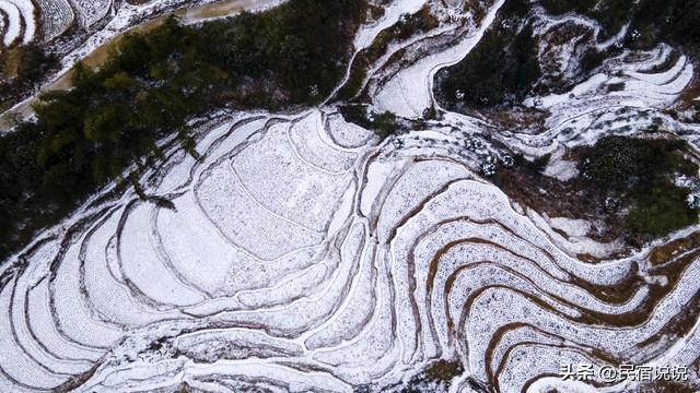 桂林龙胜限量版冰雪大世界藏在10万亩梯田里。