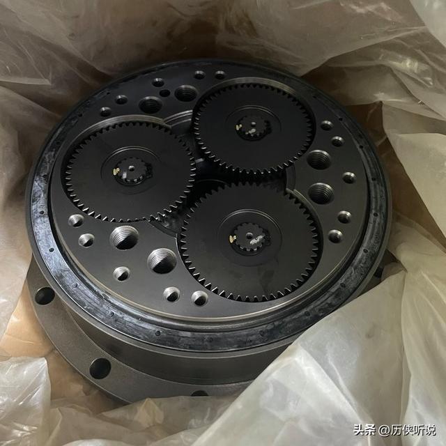打破日企30年垄断！国产科技成功突围，机器人产业迎来新机遇