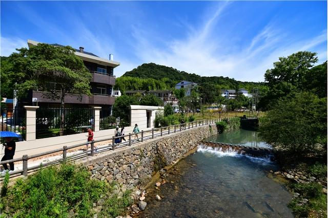 宋轶畲族“凤凰装”美出圈！带你打卡福建的宝藏畲村