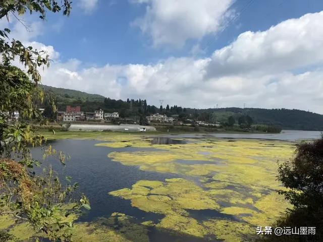 在阳光明媚的秋日里，我们走马街、三家村水库、团结乡滑草场，爽