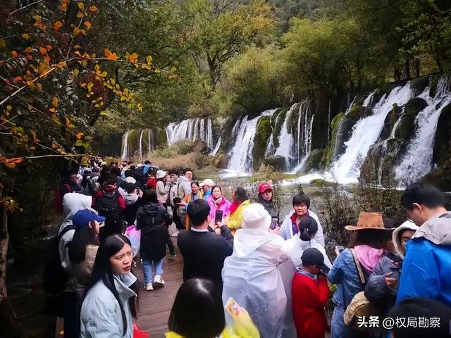 中国旅游版图重新洗牌！12省份收入破万亿，四川凭什么稳居榜首？