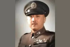 致敬！心有大义的爱国将领，七路半将军——卫立煌！图片