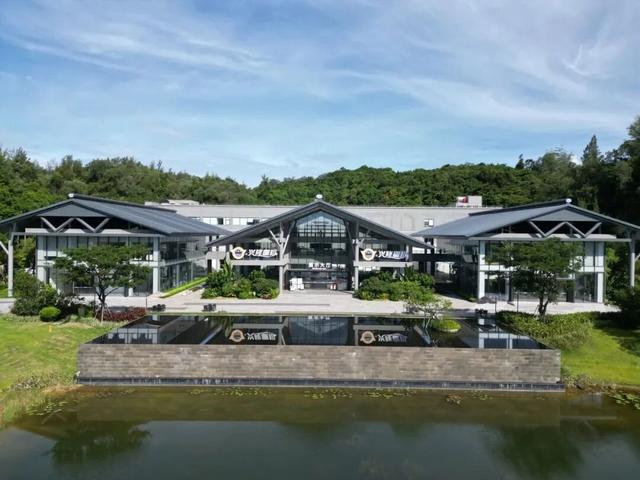 拥抱阳光 奔赴万宁25℃的椰风海韵温暖度假