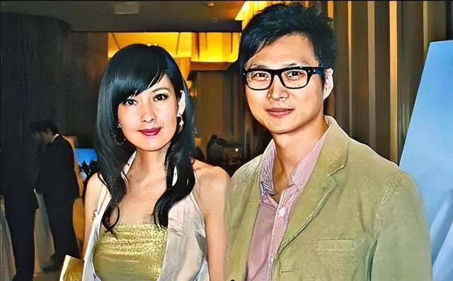 被戴8次绿帽子，3次被捉奸在床，这就是我们“玉女”守卫的爱情