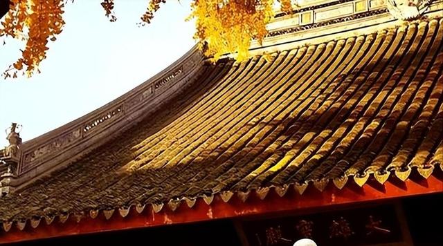 比释永信还狂！尼姑穿黑丝住豪宅，嫁俩和尚买爱马仕