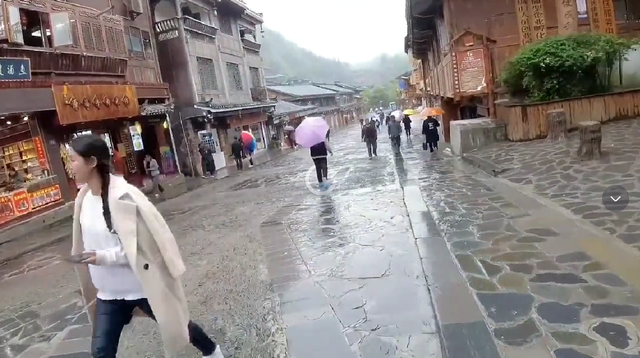 贵州令人意外的景区，饱受争议却游人如织，价格怎样众说纷纭