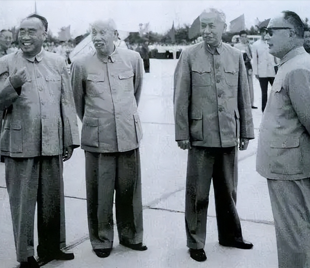 陈毅去世后，追悼词周总理写"功大于过"，毛主席批示：去掉这个