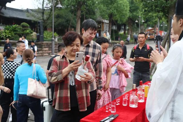 庆中秋双节假期盘点：文旅盛宴绘就团圆画卷
