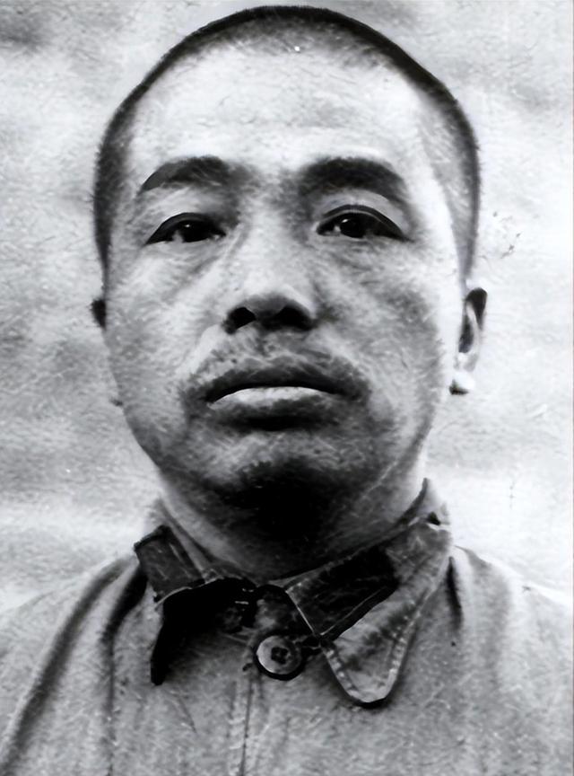 1987年一老妇参观彭德怀故居，工作人员请她题词，她立马说出20字