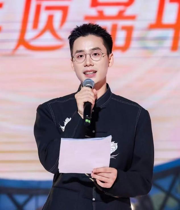 没有董宇辉的命，却得了董宇辉的“病”，顿顿终为年少轻狂买单