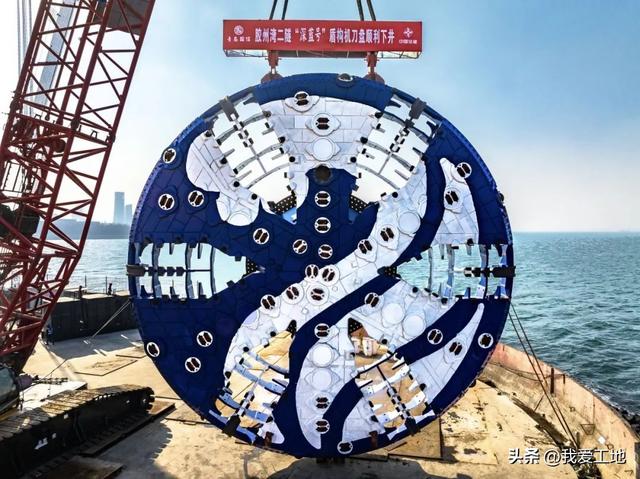 挑战超高水压！看世界最长海底隧道的“穿海之旅”