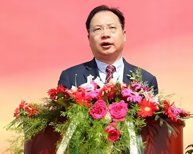 落槌！全部划归国资！追随许家印6年，江苏第一包工头赔得精光