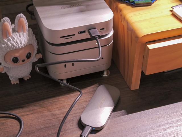 Macminim4的绝佳伴侣，奥睿科MiniLink桌面拓展坞