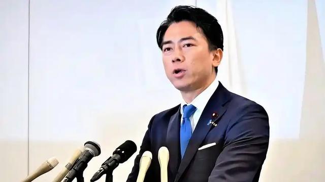 中日是战是和?敌国条款已定,王毅送东京一句话,小泉亮最新立场