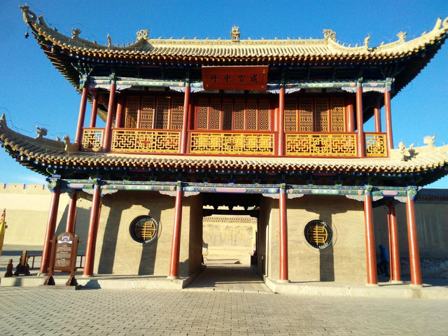 明长城最西端关口：天下第一雄关嘉峪关的历史与防御体系