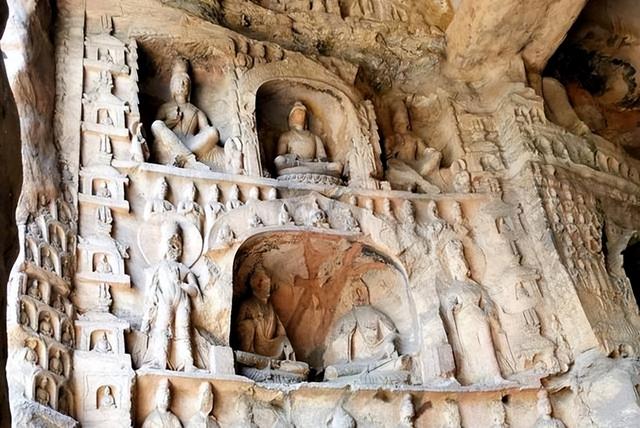游客到山西“云冈石窟”游玩，网友：这是世界文化遗产！