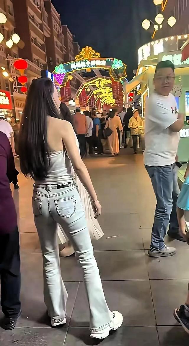 还以为森林北有多美，小个子五五身 还好身材有点肉 不然没那么漂亮