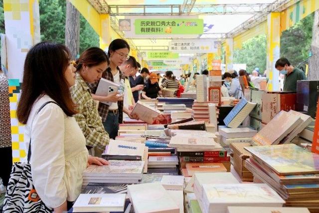 “我与地坛”北京书市激起全民阅读热潮